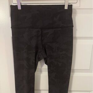 Lululemon cropped camo leggings